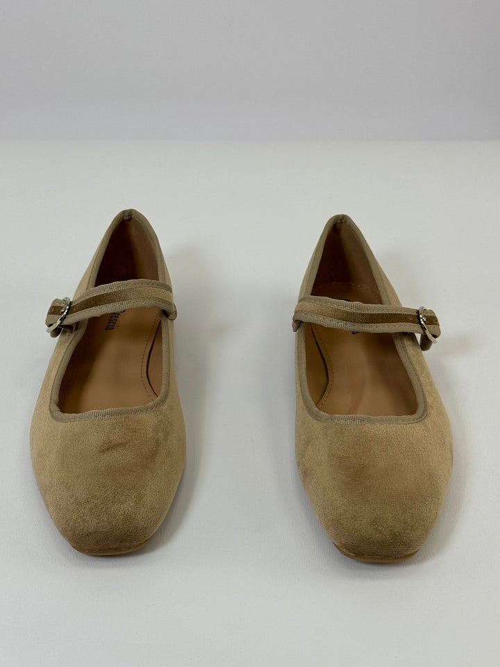 Aurora™ – Elegant Strap Comfort Flats