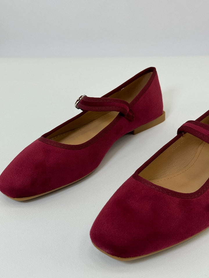 Aurora™ – Elegant Strap Comfort Flats