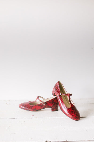 Norah™ – Elegant Retro Mary Jane Heels